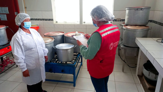 QALI WARMA VERIFICÓ ALMACENES