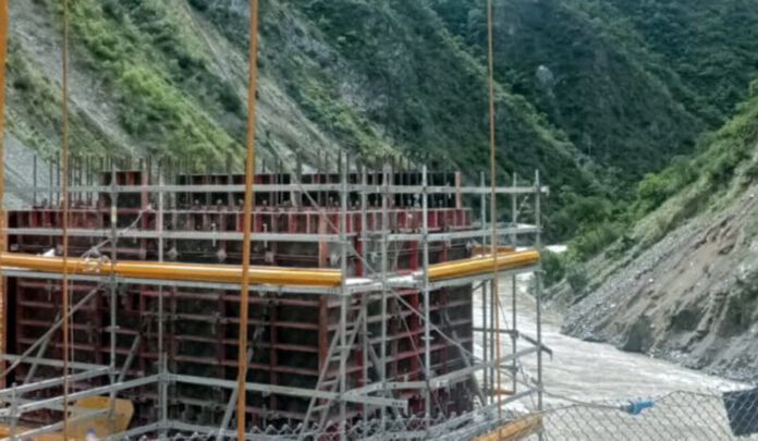 SUPERVISAN AVANCE DE TRABAJOS