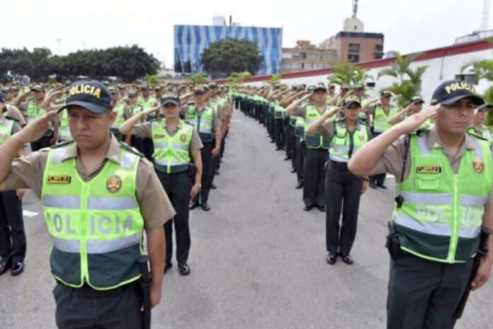 POLICÍAS DEJARÁN LABOR DE ESCRITORIO PARA PATRULLAR