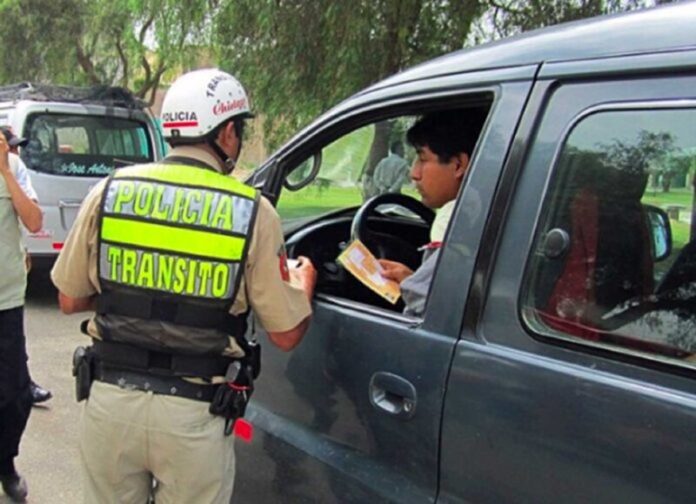 POLICÍA DE TRÁNSITO