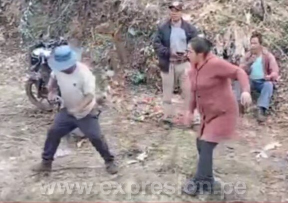 MUJER ATACA CON MACHETE A TRABAJADOR EN URIPA 1