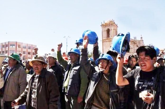 MINEROS RATIFICAN PARO 1