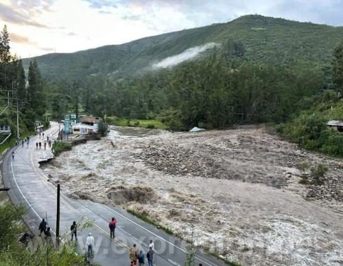 con maquinaria atienden la emergencia2