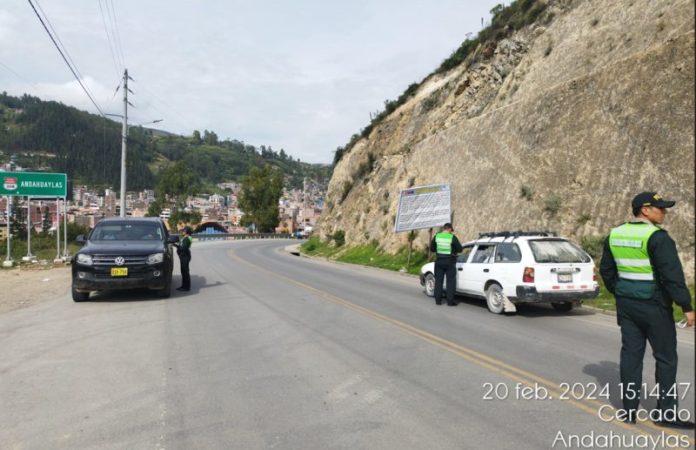 DOS PERSONAS SON DETENIDOS 1