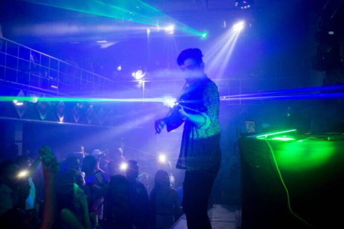 el-destacado-violinista-pop-latino-4