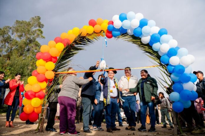 INAUGURAN OBRA DE SANEAMIENTO 1
