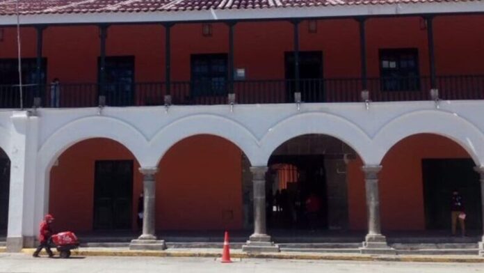 CONDENA PARA EX FUNCIONARIO