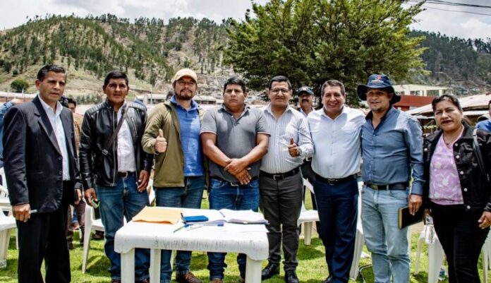 ALCALDE PROVINCIAL ASUME EL COMPROMISO 1