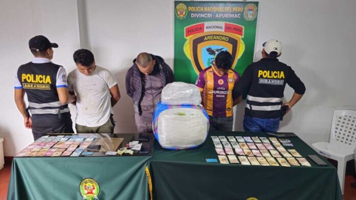 Decomisan droga abancay3