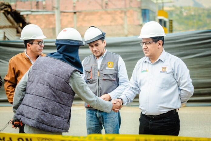 AUTORIDADES SUPERVISAN OBRA 1