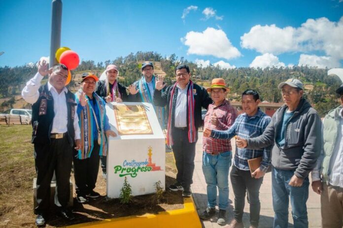 INAUGURAN NUEVA PLAZA2