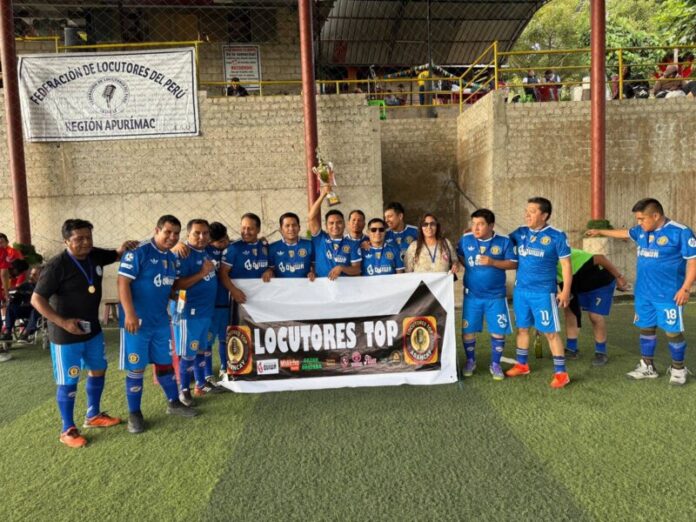 LOS HOMBRES DEL MICRÓFONO 1