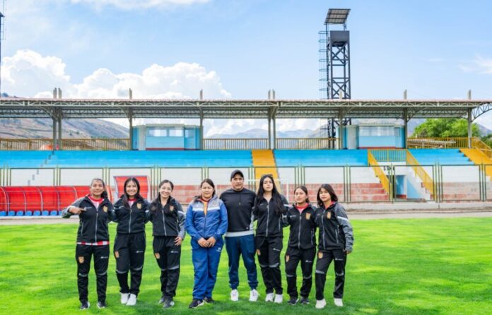aTLETIC FEMINIL3
