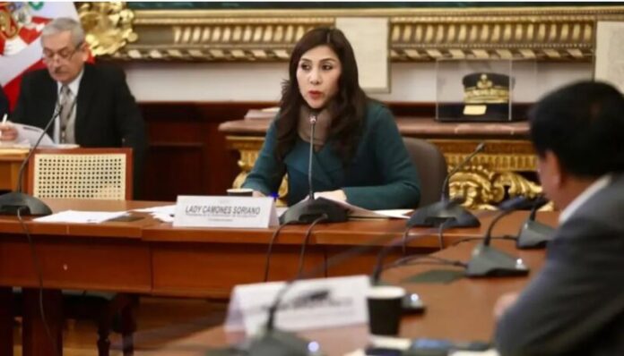 SUBCOMISIÓN APRUEBA DENUNCIA