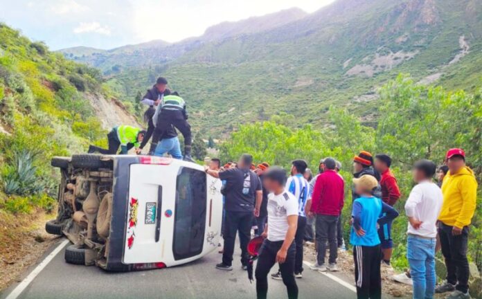 policia auxilia a pasajeros