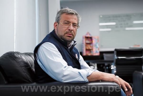 Piero Corveto renunció