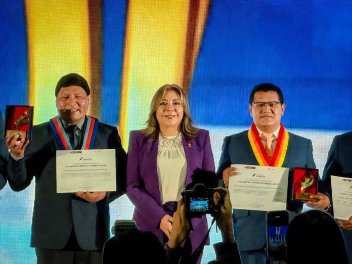 ANDAHUAYLAS RECIBE DISTINCIÓN 1