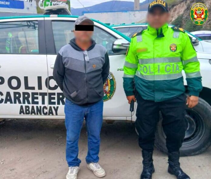 PNP INTERVIENE A TRES CIUDADANOS copia