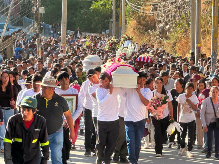 ABANCAY DESPIDIÓ A TRES VÍCTIMAS