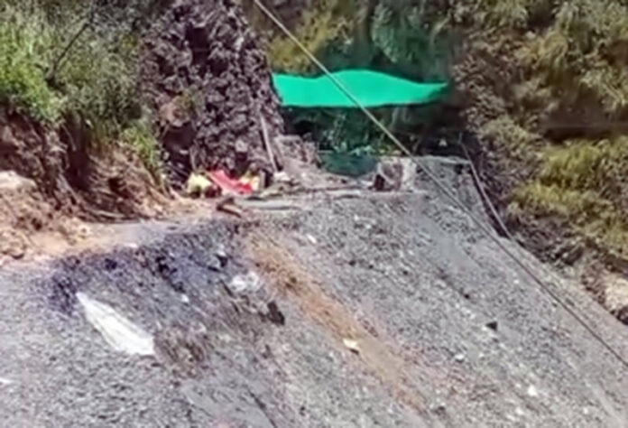 COMUNEROS DENUNCIAN ACTIVIDAD MINERA 2