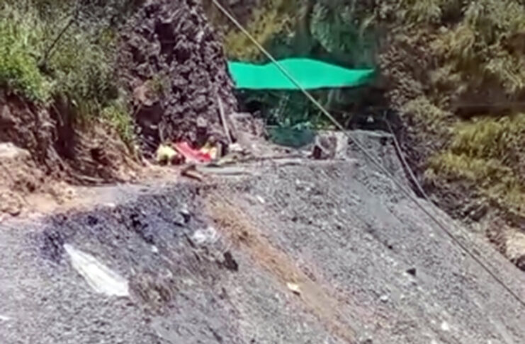 COMUNEROS DENUNCIAN ACTIVIDAD MINERA ARTESANAL CERCA DE FUENTE DE AGUA PARA RIEGO EN AYMARAES