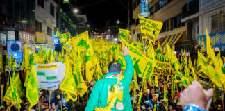MULTITUD ACOMPAÑA A PARMI HUACCAYCACHACC Y GUIDO CHAHUAYLLA EN LANZAMIENTO DE PROGRESEMOS EN ANDAHUAYLAS