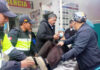 SERVIDORA PÚBLICA ES AUXILIADA TRAS SUFRIR CAÍDA EN ESCALERAS DE LOCAL MUNICIPAL