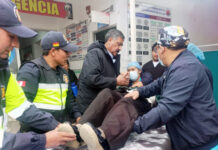 SERVIDORA PÚBLICA ES AUXILIADA TRAS SUFRIR CAÍDA EN ESCALERAS DE LOCAL MUNICIPAL