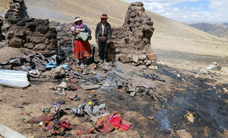 INCENDIO AFECTA VIVIENDA Y DEJA A UNA FAMILIA DAMNIFICADA EN CHALLHUAHUACHO