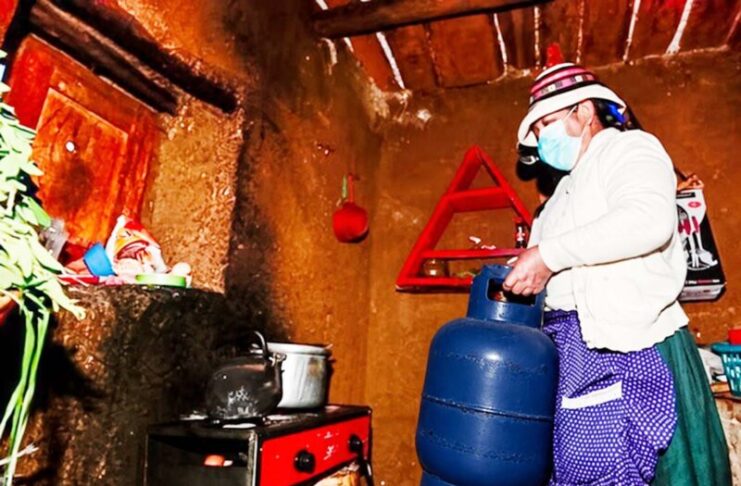 LA BRECHA ENERGÉTICA PERSISTE EN EL PERÚ Y GOLPEA CON MAYOR FUERZA A LAS FAMILIAS DE ZONAS CON LIMITADA INFRAESTRUCTURA.
