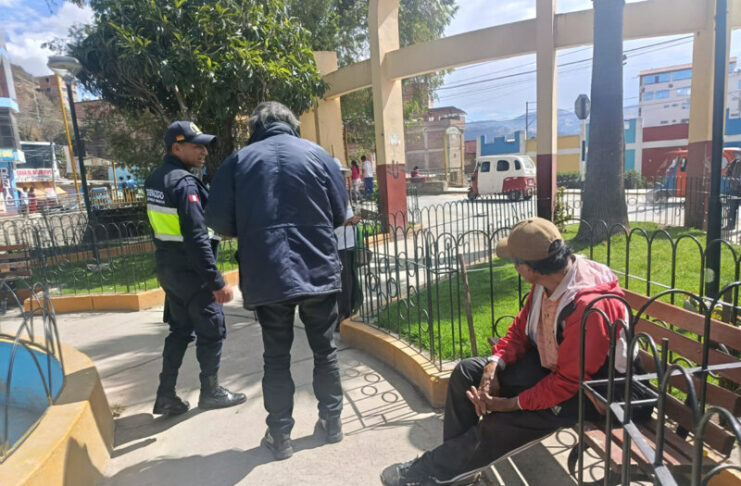 SERENAZGO BRINDA APOYO Y ORIENTACIÓN A PERSONAS ENCONTRADAS CONSUMIENDO BEBIDAS ALCOHÓLICAS EN LA VÍA PÚBLICA