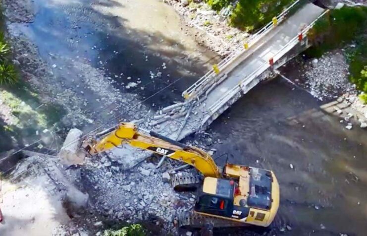 DEMOLICIÓN DEL “LOMO DE BURRO” ABRE PASO AL NUEVO PUENTE DE LA INTEGRACIÓN EN TALAVERA