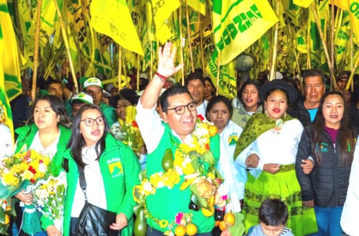 MULTITUDINARIO CIERRE DE CAMPAÑA DE PARMI HUACCAYCHACC MARCA EL FINAL DE SU ACTIVIDAD PROSELITISTA