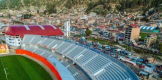 TRIBUNA SUR DE LOS CHANKAS: INAUGURADA, PERO AÚN SIN ENTREGA OFICIAL
